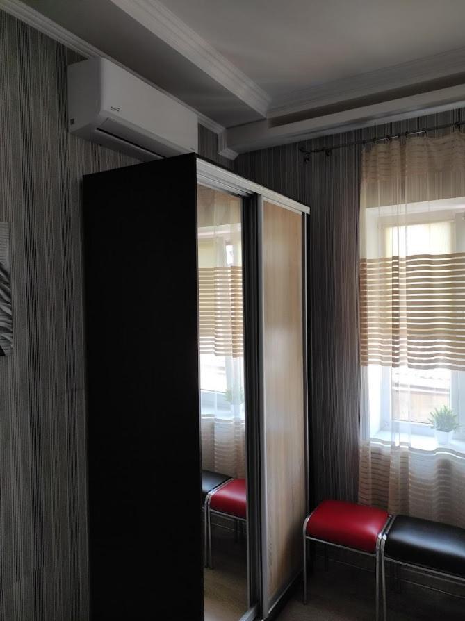 Apart Club Tolstogo تشيرنيفتسي المظهر الخارجي الصورة
